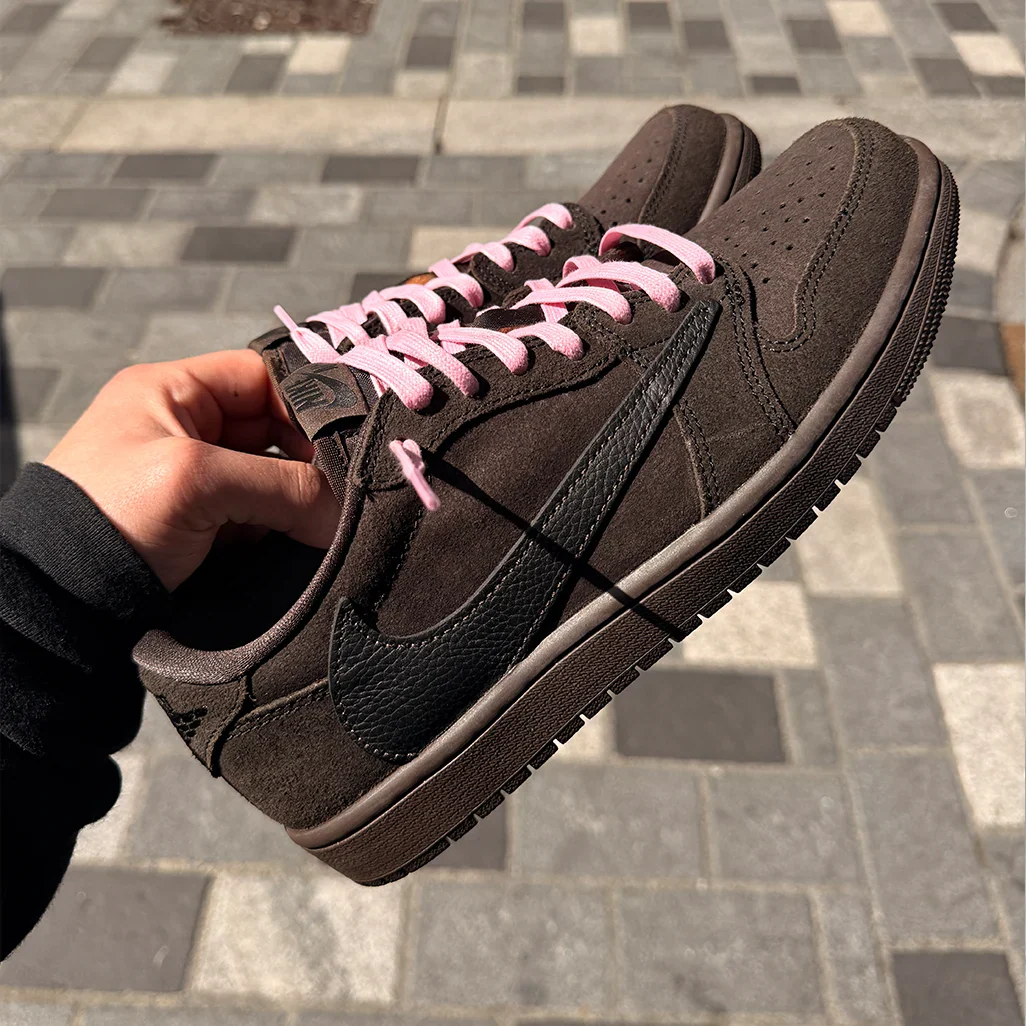 Jordan 1 Retro Low OG SP Travis Scott Velvet Brown